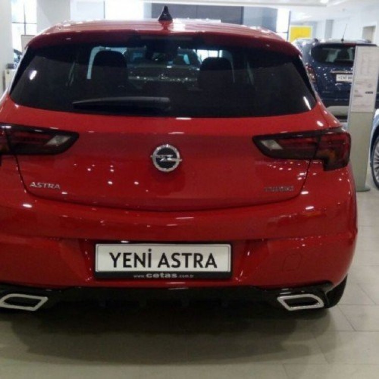 Opel Astra K Egzoz Görünümlü Difüzör